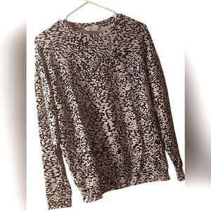 Athleta Black and White Patterned Long Sleeve Shirt